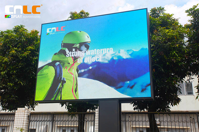 Revolutionizing Outdoor Advertising: The Clarity and Efficiency of Glassless LED Digital Billboards